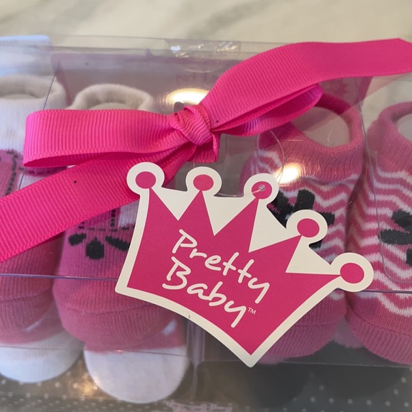 Pretty Baby. 4 pairs of baby socks 0-6 months - Picture 2 of 5